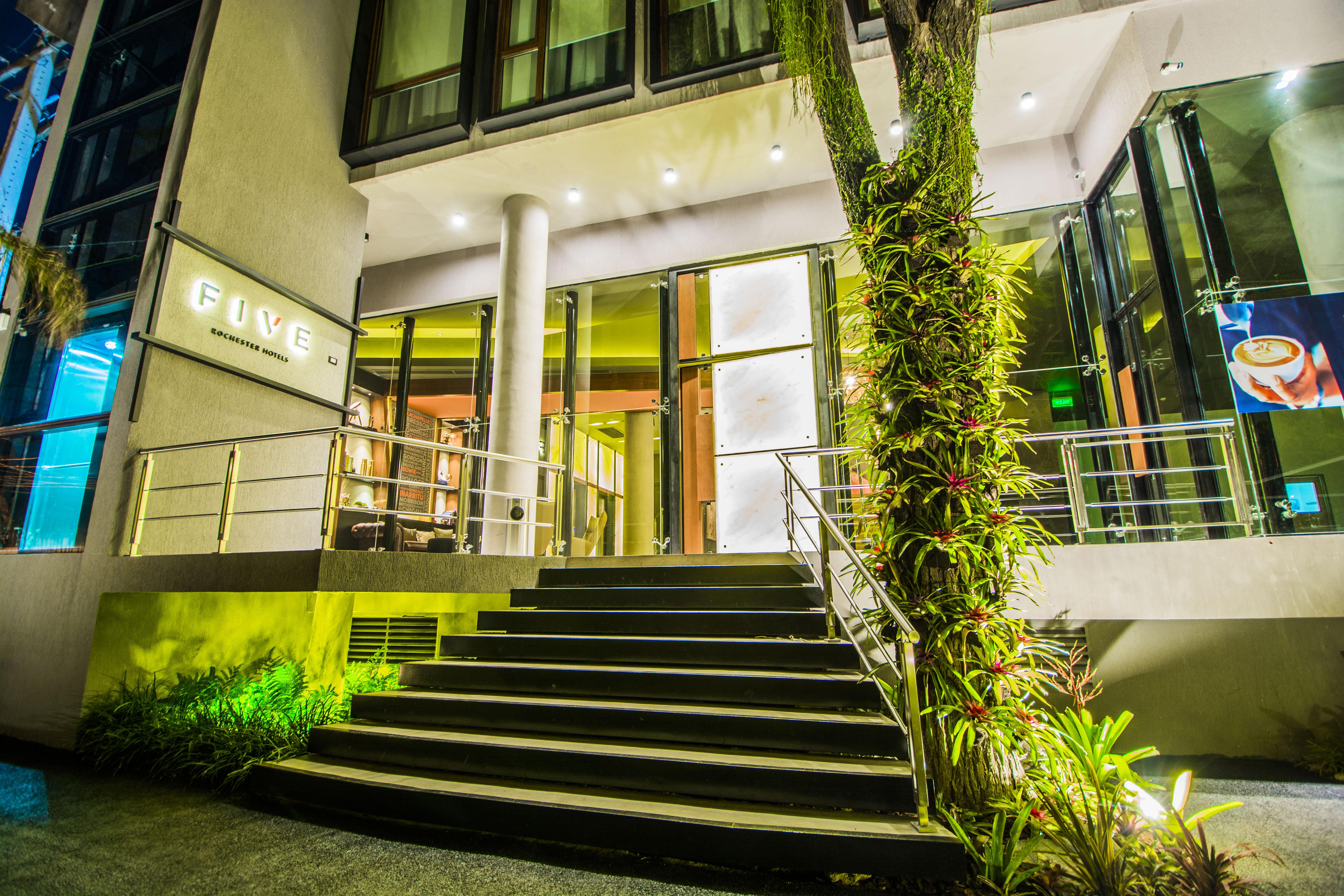 Five Hotel & Residences Asunción Exterior foto Entrance to the hotel