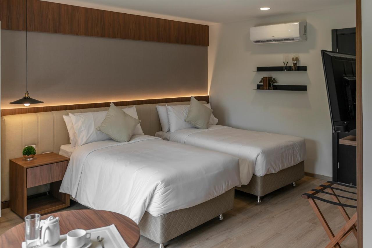Five Hotel & Residences Asunción Exterior foto Deluxe room